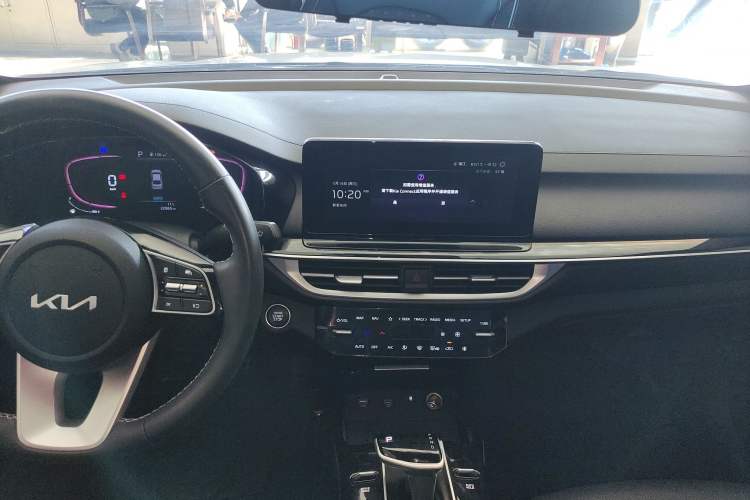 Used Kia K3 2023 1.5L CVT Luxury Edition Audio And AC Panel