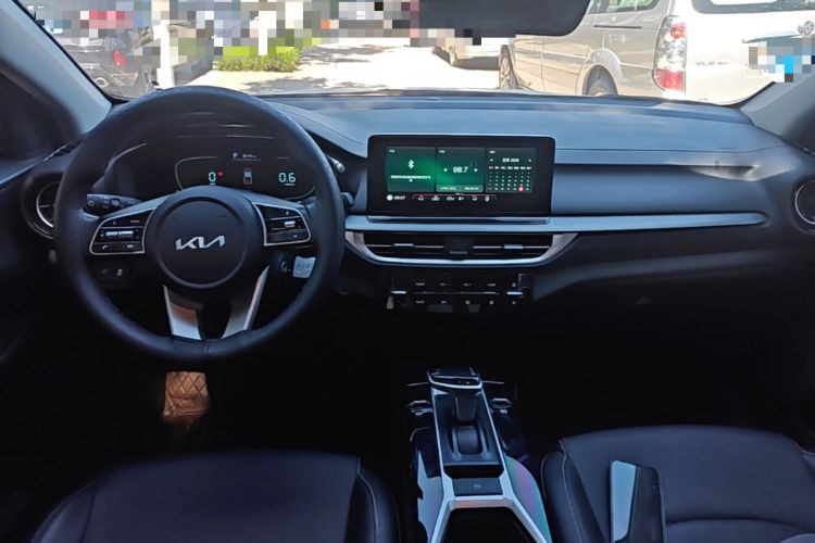 Used Kia K3 2023 1.5L CVT Comfort Edition Center Console