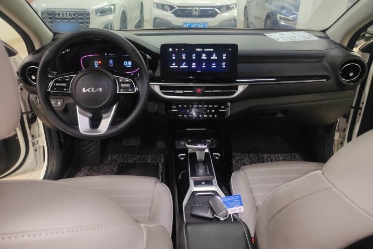 Used Kia K3 2023 1.5L CVT Luxury Edition Center Console