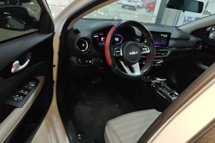 Used Kia K3 2023 1.5L CVT Luxury Edition Driver Seat