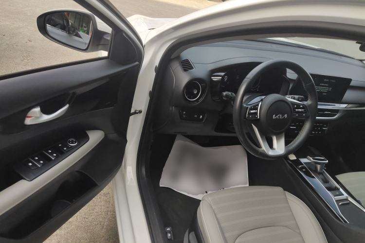 Used Kia K3 2023 1.5L CVT Luxury Edition Driver Seat