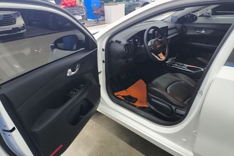 Used Kia K3 2023 1.5L CVT Comfort Edition Driver Seat