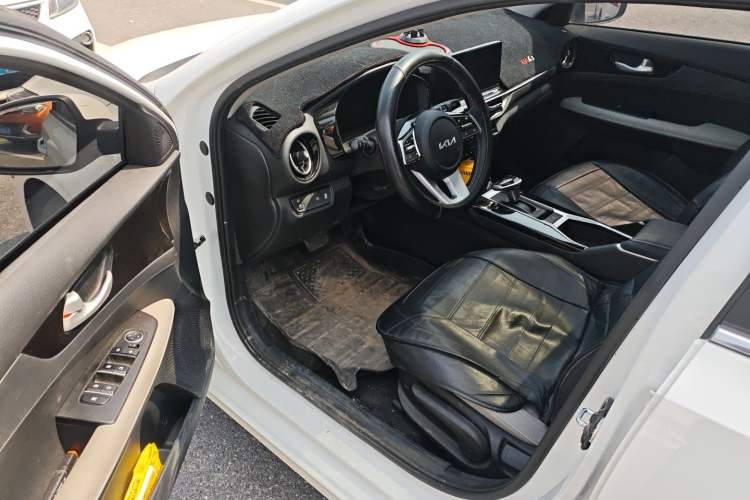 Used Kia K3 2023 1.5L CVT Luxury Edition Driver Seat