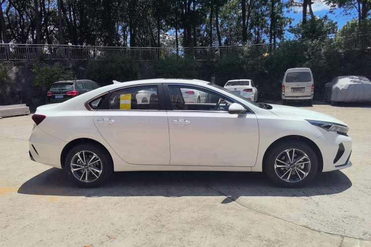 Used Kia K3 2023 1.5L CVT Luxury Edition Exterior 2
