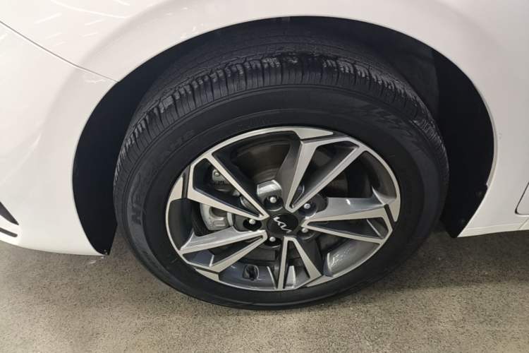 Used Kia K3 2023 1.5L CVT Comfort Edition Exterior 4