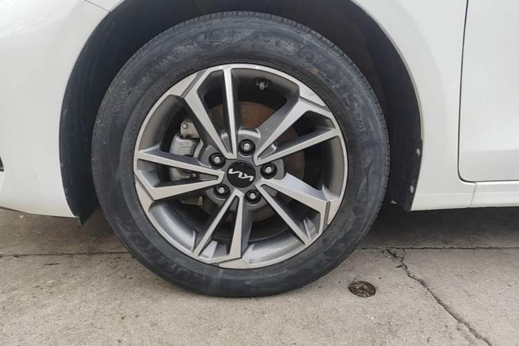 Used Kia K3 2023 1.5L CVT Luxury Edition Exterior 4