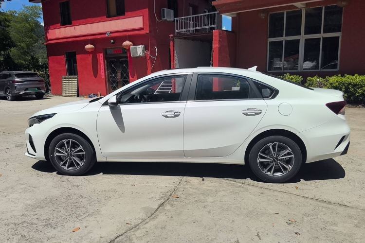 Used Kia K3 2023 1.5L CVT Luxury Edition Exterior 5