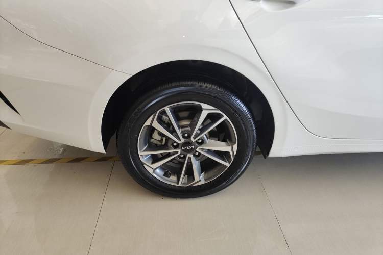 Used Kia K3 2023 1.5L CVT Luxury Edition Exterior 8