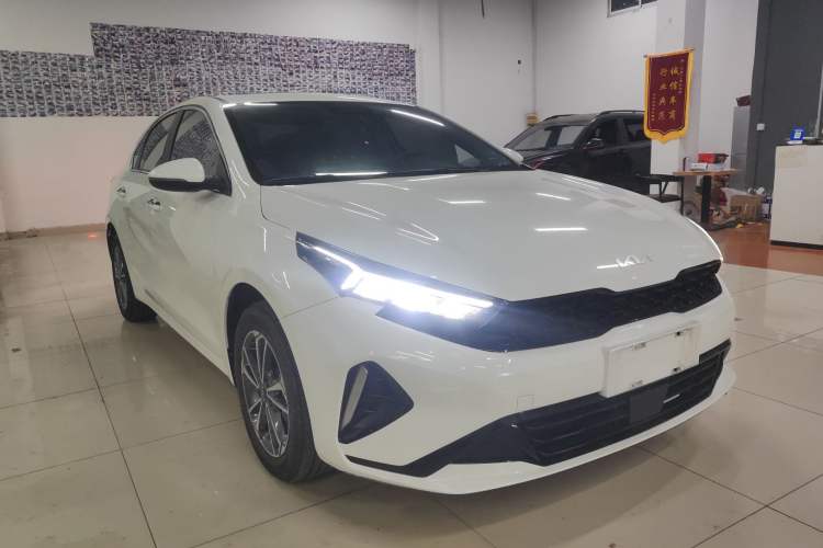 Used Kia K3 2023 1.5L CVT Luxury Edition Front Right 45 Deg