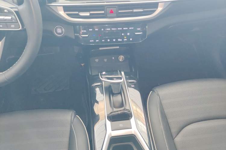 Used Kia K3 2023 1.5L CVT Luxury Edition Gear Lever