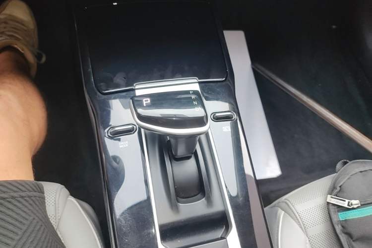 Used Kia K3 2023 1.5L CVT Luxury Edition Gear Lever