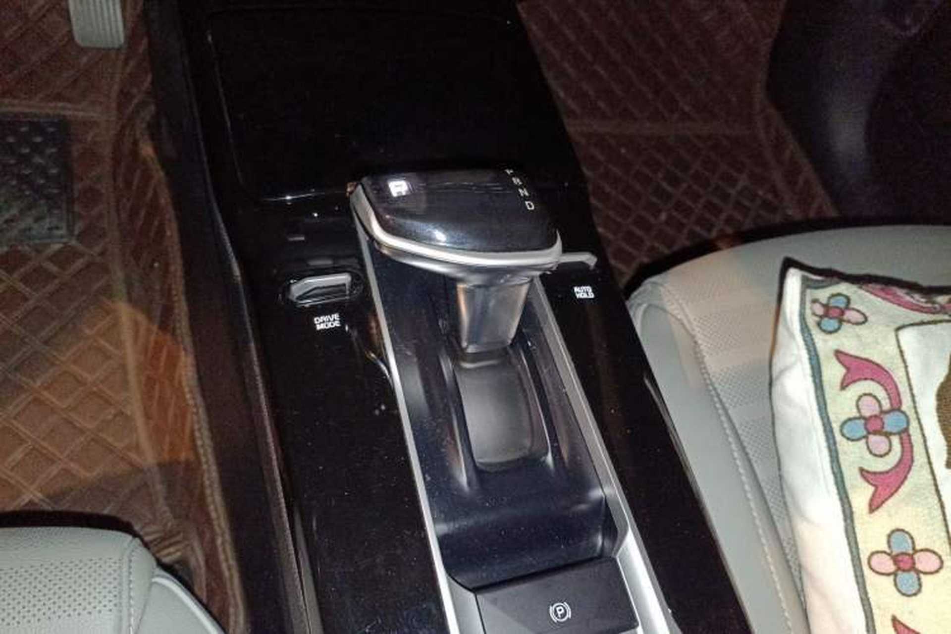 Used Kia K3 2023 1.5L CVT Luxury Edition Gear Lever