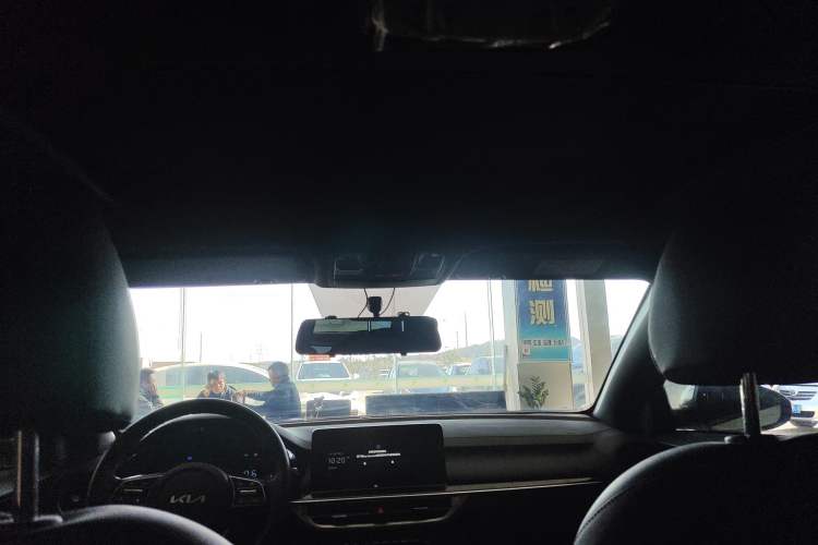 Used Kia K3 2023 1.5L CVT Luxury Edition Headliner