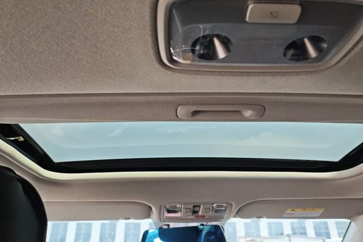 Used Kia K3 2023 1.5L CVT Luxury Edition Headliner