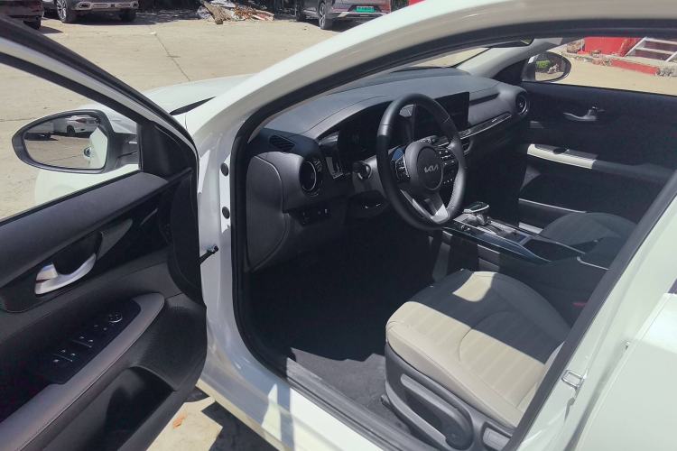 Used Kia K3 2023 1.5L CVT Luxury Edition Interior 2