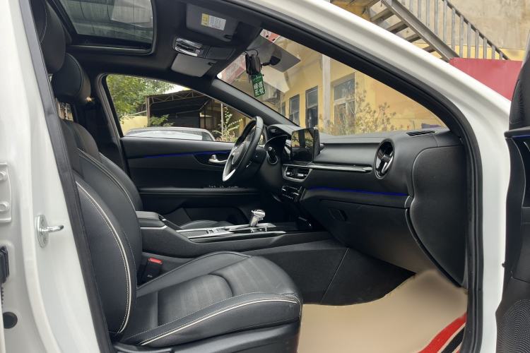 Used Kia K3 2023 1.5L CVT Luxury Edition Interior 4