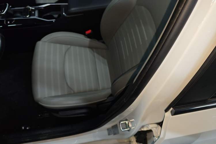 Used Kia K3 2023 1.5L CVT Luxury Edition Left Front Seat