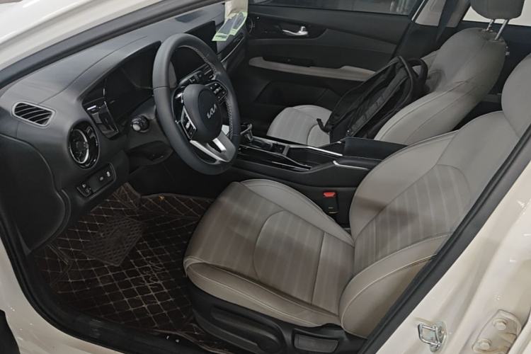 Used Kia K3 2023 1.5L CVT Luxury Edition Left Front Seat