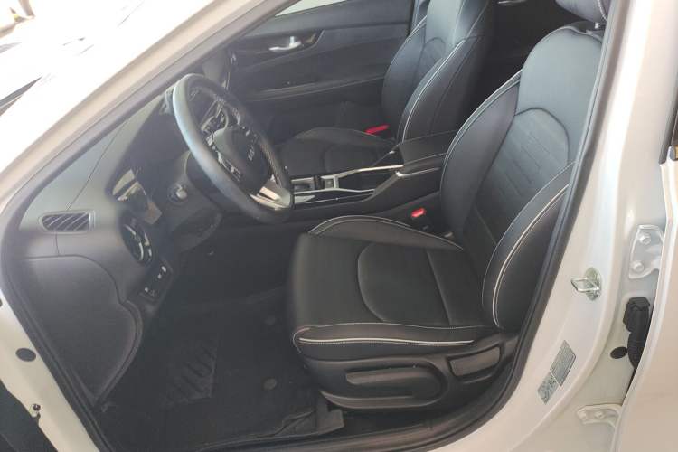 Used Kia K3 2023 1.5L CVT Luxury Edition Left Front Seat