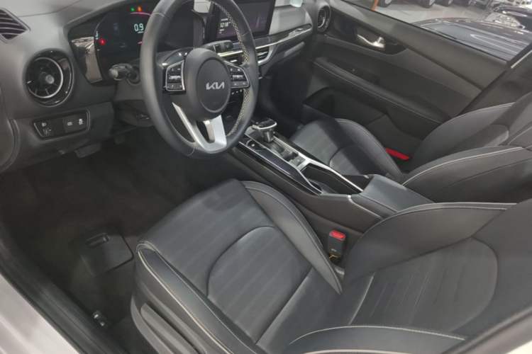 Used Kia K3 2023 1.5L CVT Luxury Edition Left Front Seat