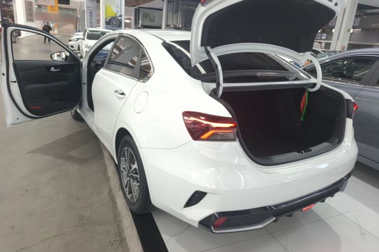 Used Kia K3 2023 1.5L CVT Luxury Edition Rear Left 45 Deg