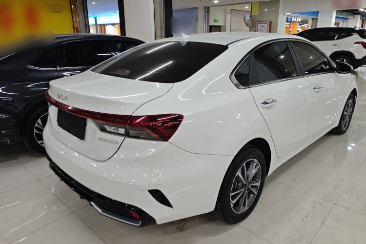 Used Kia K3 2023 1.5L CVT Luxury Edition Rear Right 45 Deg