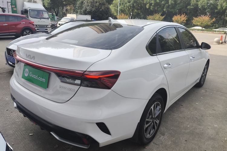Used Kia K3 2023 1.5L CVT Luxury Edition Rear Right 45 Deg