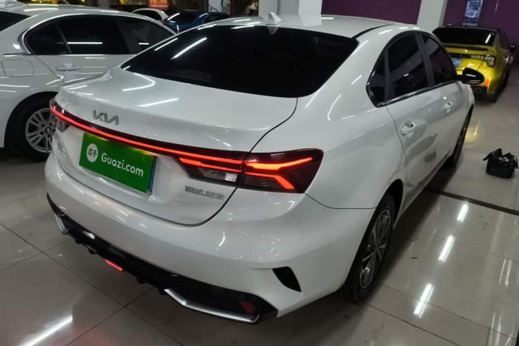 Used Kia K3 2023 1.5L CVT Comfort Edition Rear Right 45 Deg