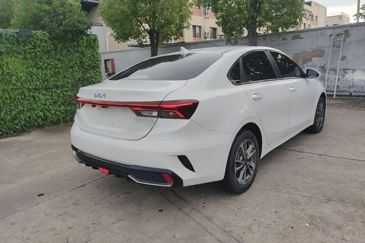 Used Kia K3 2023 1.5L CVT Luxury Edition Rear Right 45 Deg