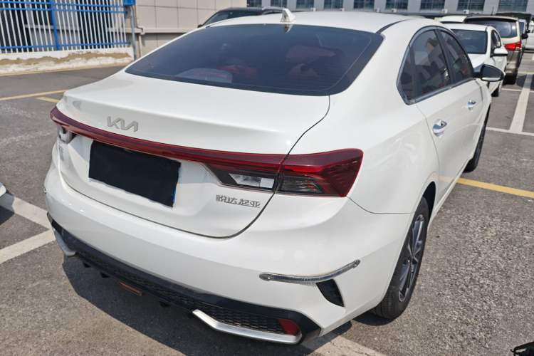 Used Kia K3 2023 1.5L CVT Luxury Edition Rear Right 45 Deg