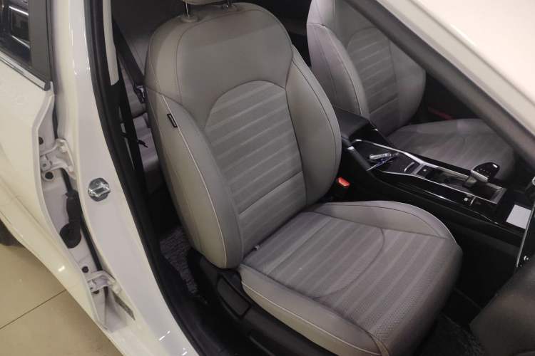 Used Kia K3 2023 1.5L CVT Luxury Edition Right Front Seat