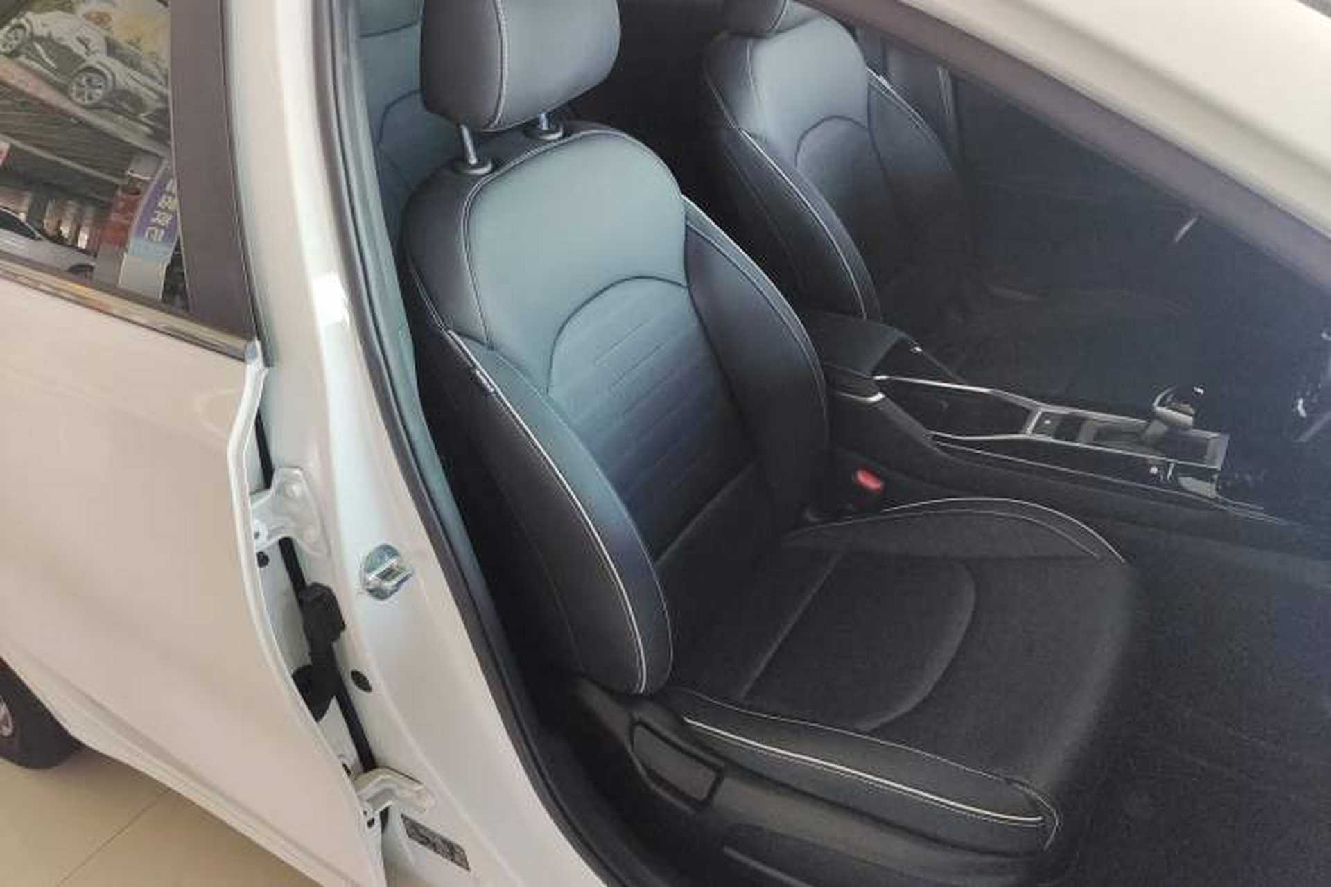 Used Kia K3 2023 1.5L CVT Luxury Edition Right Front Seat