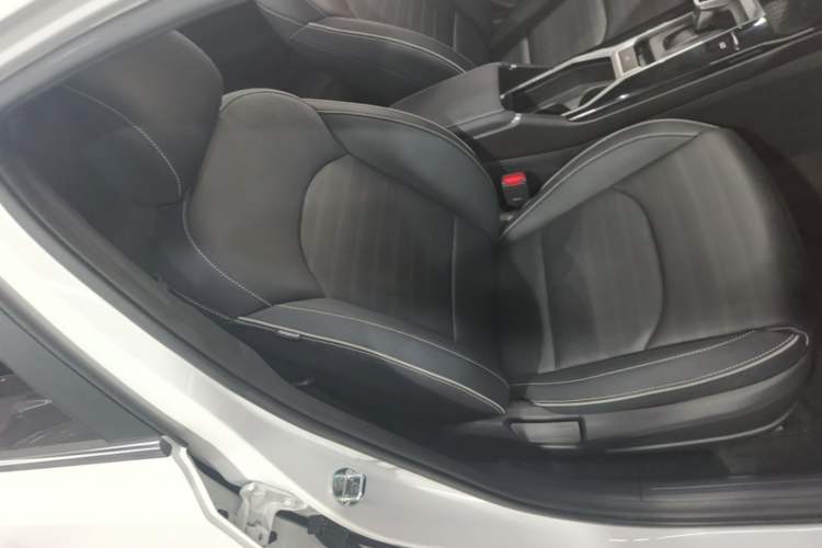 Used Kia K3 2023 1.5L CVT Luxury Edition Right Front Seat
