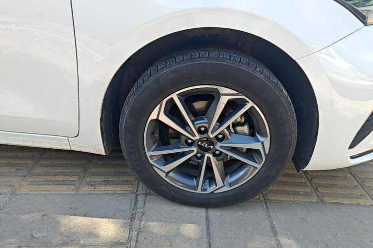 Used Kia K3 2023 1.5L CVT Comfort Edition Right Front Wheel Hub
