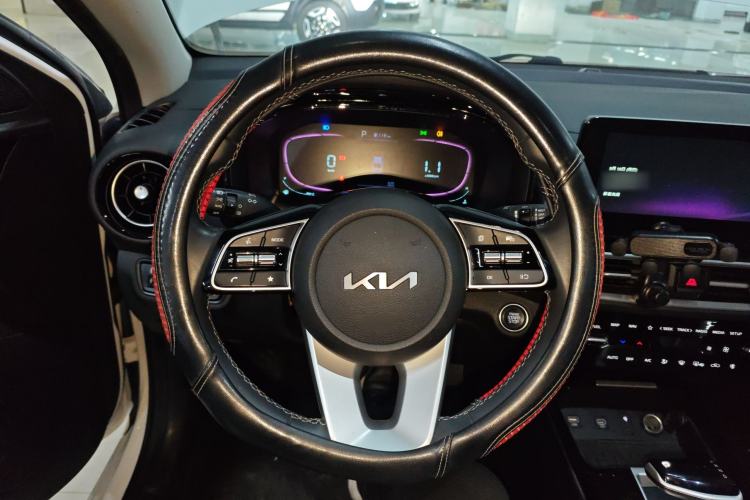 Used Kia K3 2023 1.5L CVT Luxury Edition Steering Wheel