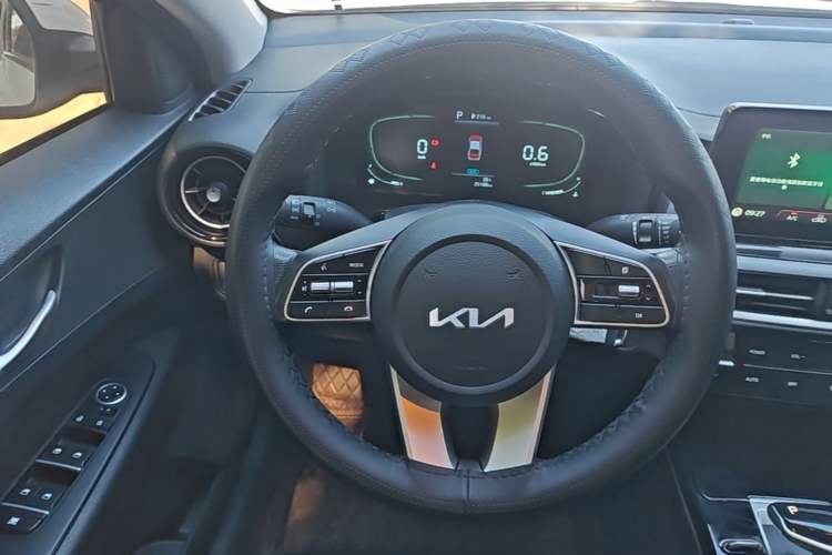 Used Kia K3 2023 1.5L CVT Comfort Edition Steering Wheel
