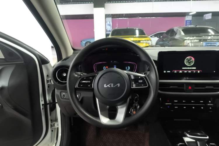 Used Kia K3 2023 1.5L CVT Comfort Edition Steering Wheel