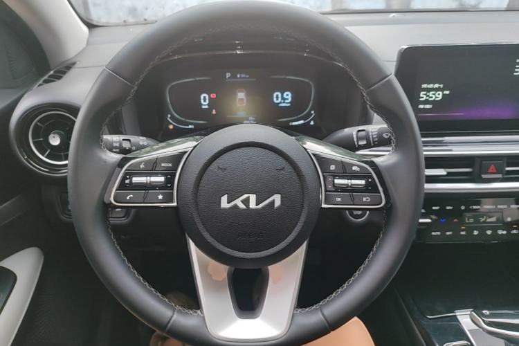 Used Kia K3 2023 1.5L CVT Luxury Edition Steering Wheel