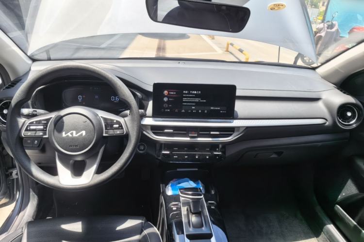 Used Kia K3 2024 1.5L CVT Comfort Plus Edition Center Console
