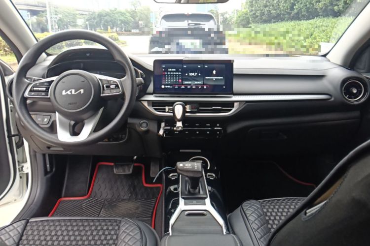 Used Kia K3 2024 1.5L CVT Comfort Plus Edition Center Console