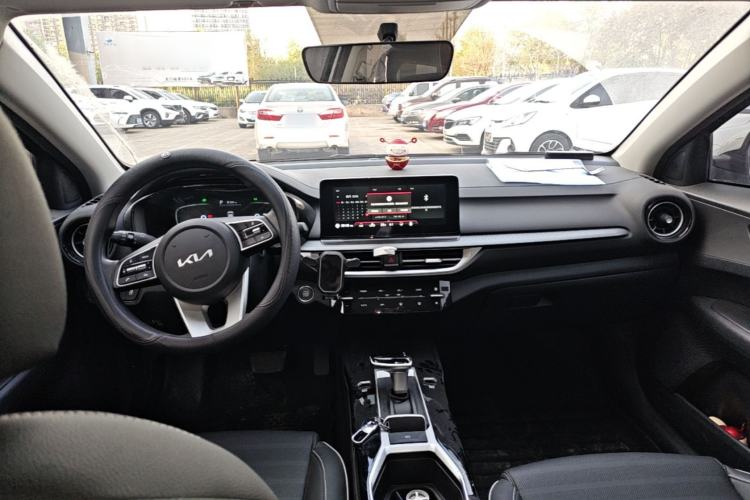 Used Kia K3 2024 1.5L CVT Comfort Plus Edition Center Console