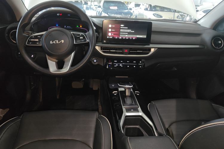 Used Kia K3 2024 1.5L CVT Comfort Plus Edition Center Console