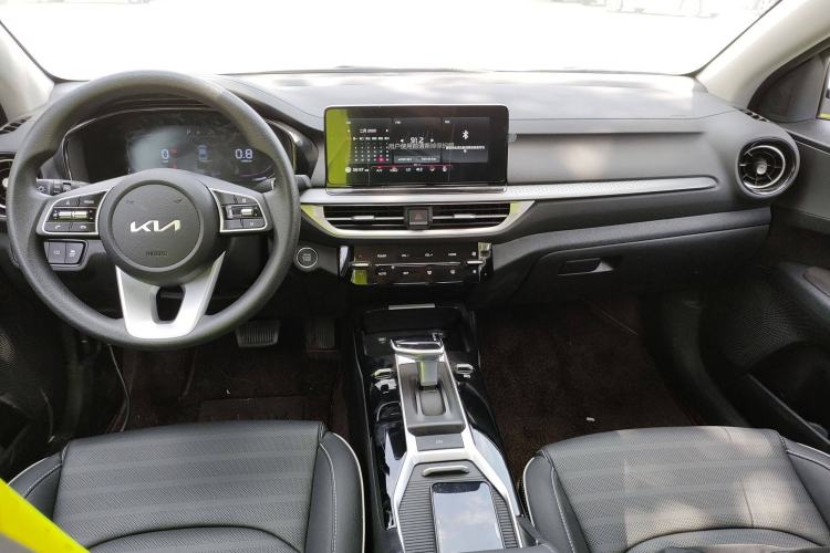 Used Kia K3 2024 1.5L CVT Comfort Plus Edition Center Console