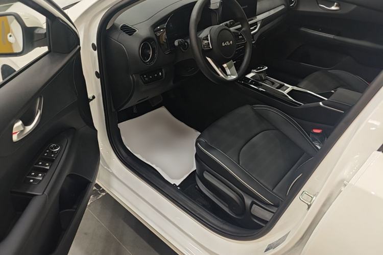Used Kia K3 2024 1.5L CVT Comfort Plus Edition Driver Seat