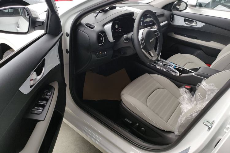 Used Kia K3 2024 1.5L CVT Luxury Smart Edition Driver Seat