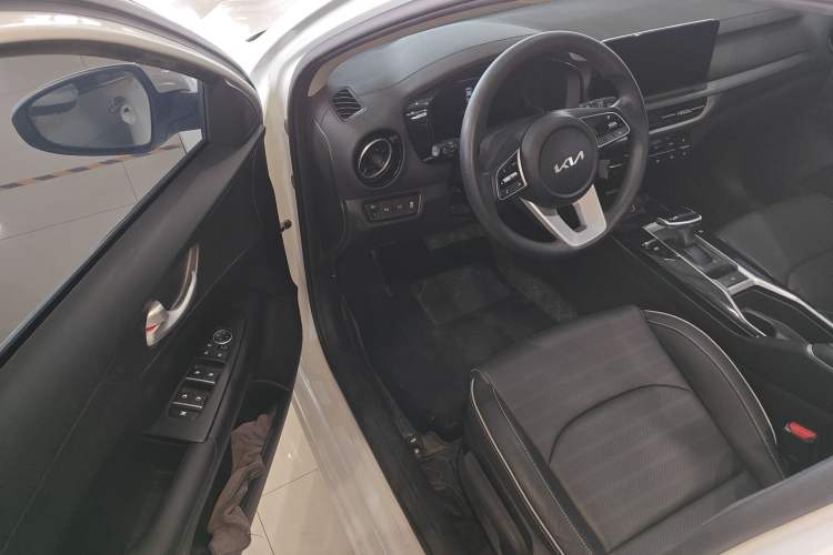 Used Kia K3 2024 1.5L CVT Comfort Plus Edition Driver Seat
