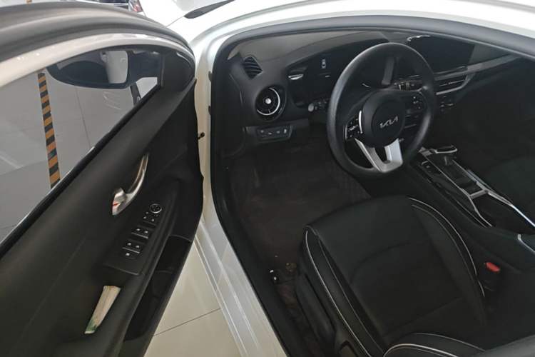 Used Kia K3 2024 1.5L CVT Comfort Plus Edition Driver Seat