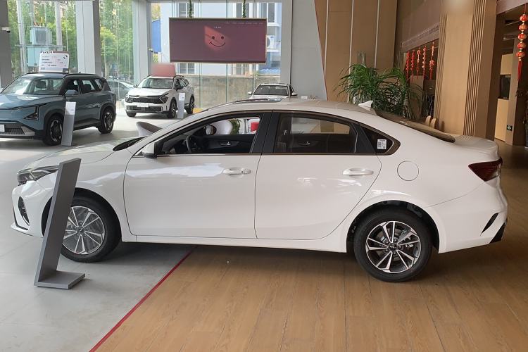 Used Kia K3 2024 1.5L CVT Comfort Plus Edition Exterior 5
