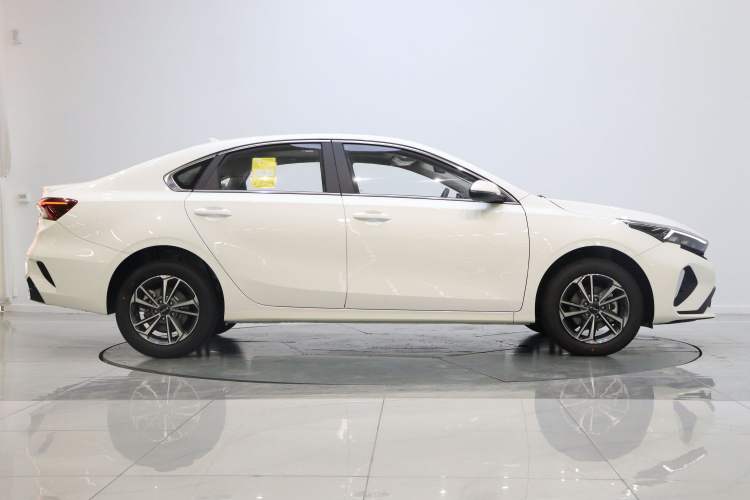 Used Kia K3 2024 1.5L CVT Comfort Plus Edition Exterior 5