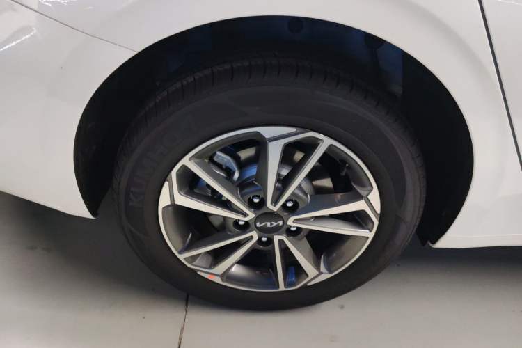 Used Kia K3 2024 1.5L CVT Comfort Plus Edition Exterior 8